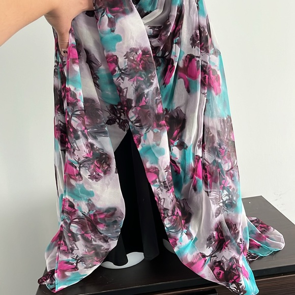 100% Silk Watercolour halter cutout dress - Picture 5 of 8